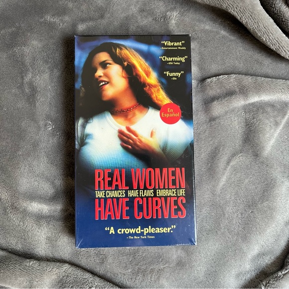 Real Women Have Curves (VHS TAPE, 2003) Spanish/English NEW/SEALED - Picture 1 of 2